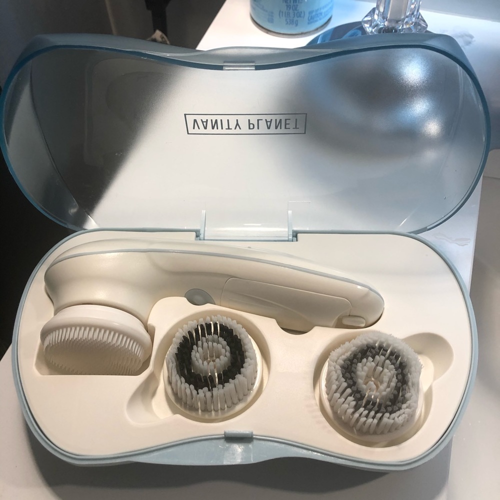 Cleansing Brush